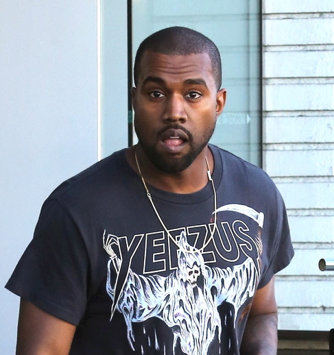 Kanye West defiende a Kim Kardashian a puñetazos