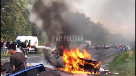 Mueren Un Conductor Al Intentar Un Rebase A Alta Velocidad Dejando Varios Heridos En Una Carretera De Ucrania