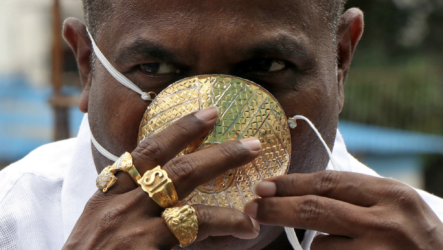VIDEO: Conoce Al Hombre Que Usa Mascarilla De Oro En Medio De La Pandemia