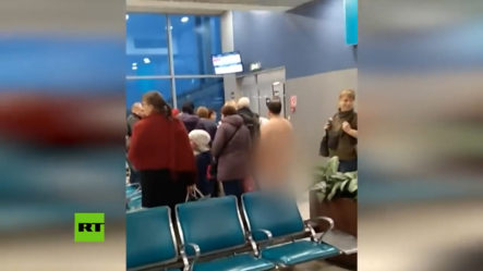 La Policía De Un Aeropuerto Ruso Detiene A Un Hombre Desnudo Que Intentaba Embarcar En Un Avión