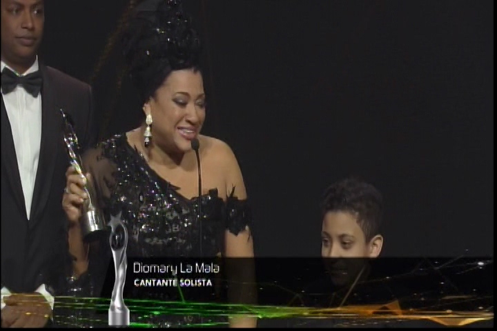 Mariel Encarnación Y Bolivar Valera Presentan Los Nominados A Cantante Solista: Diomary La Mala
