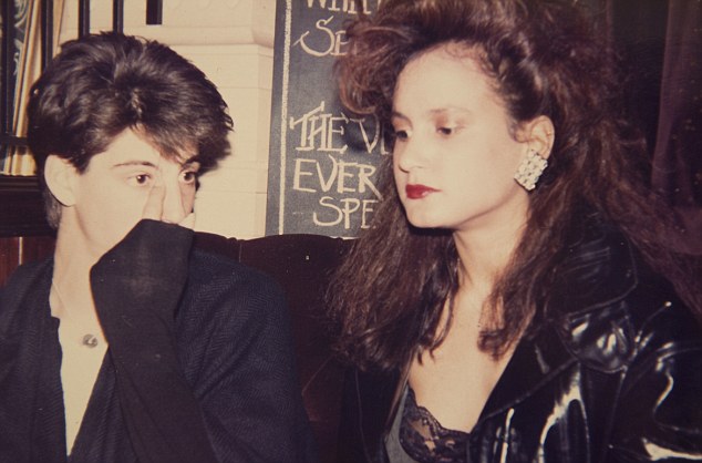 ? & Tess in Gordons Wine Bar 1985 (aged 23 yrs)