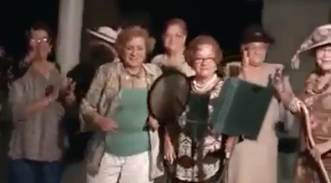 La Madre Del Procurador Domínguez Brito Cantando Dembow #Video