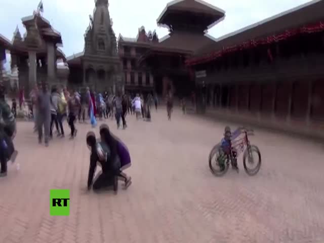 Revelan Video De Turista Cuando Se Empezaron A Destruir Los Templos Por Terremoto En Nepal #Video