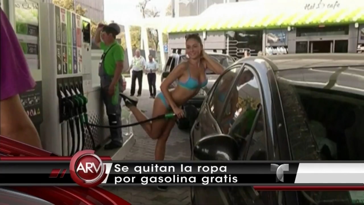 Gasolinera En Ucrania Le Da Gasolina Gratis A Mujeres En Bikini #Video