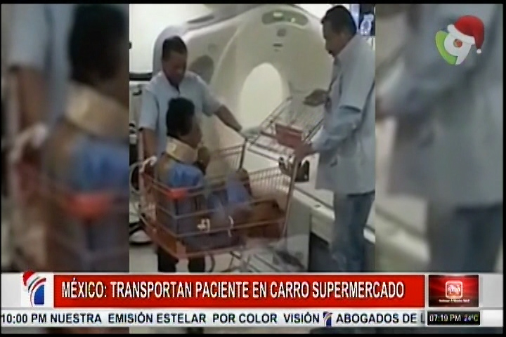 En México Los Doctores Transportan A Un Paciente En Un Carrito De Supermercado